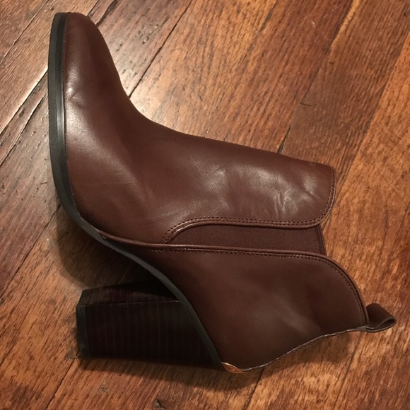 Michael Kors Women’s Booties with Heel Size 6.5 - Picture 5 of 8